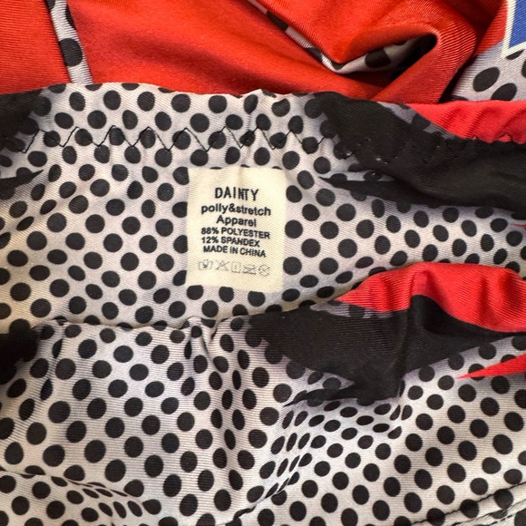 Stylish Graphic Leggings - Black, Blue, and Red - Picture 3 of 3